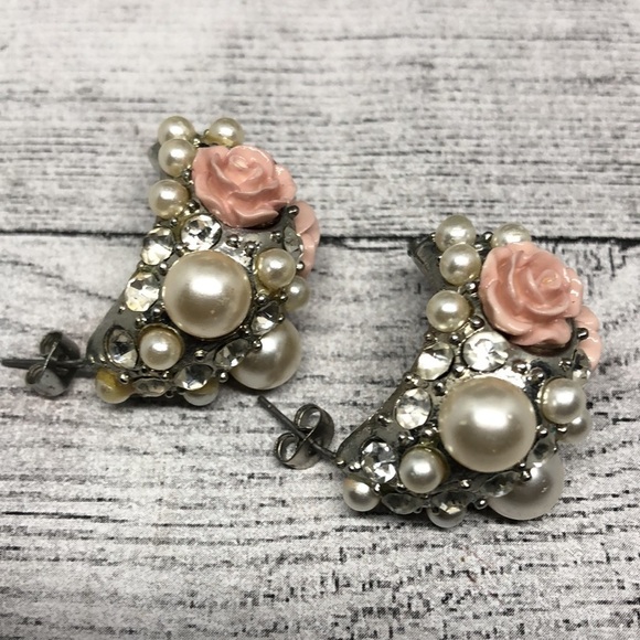Vintage/retro faux pearl statement glam costume earrings - Picture 2 of 8